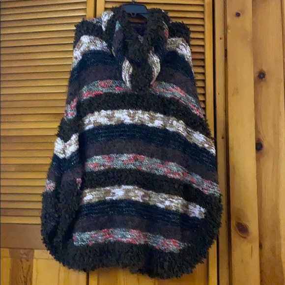 H&M Very nice new poncho rainbow colors with hoodie - Picture 5 of 5